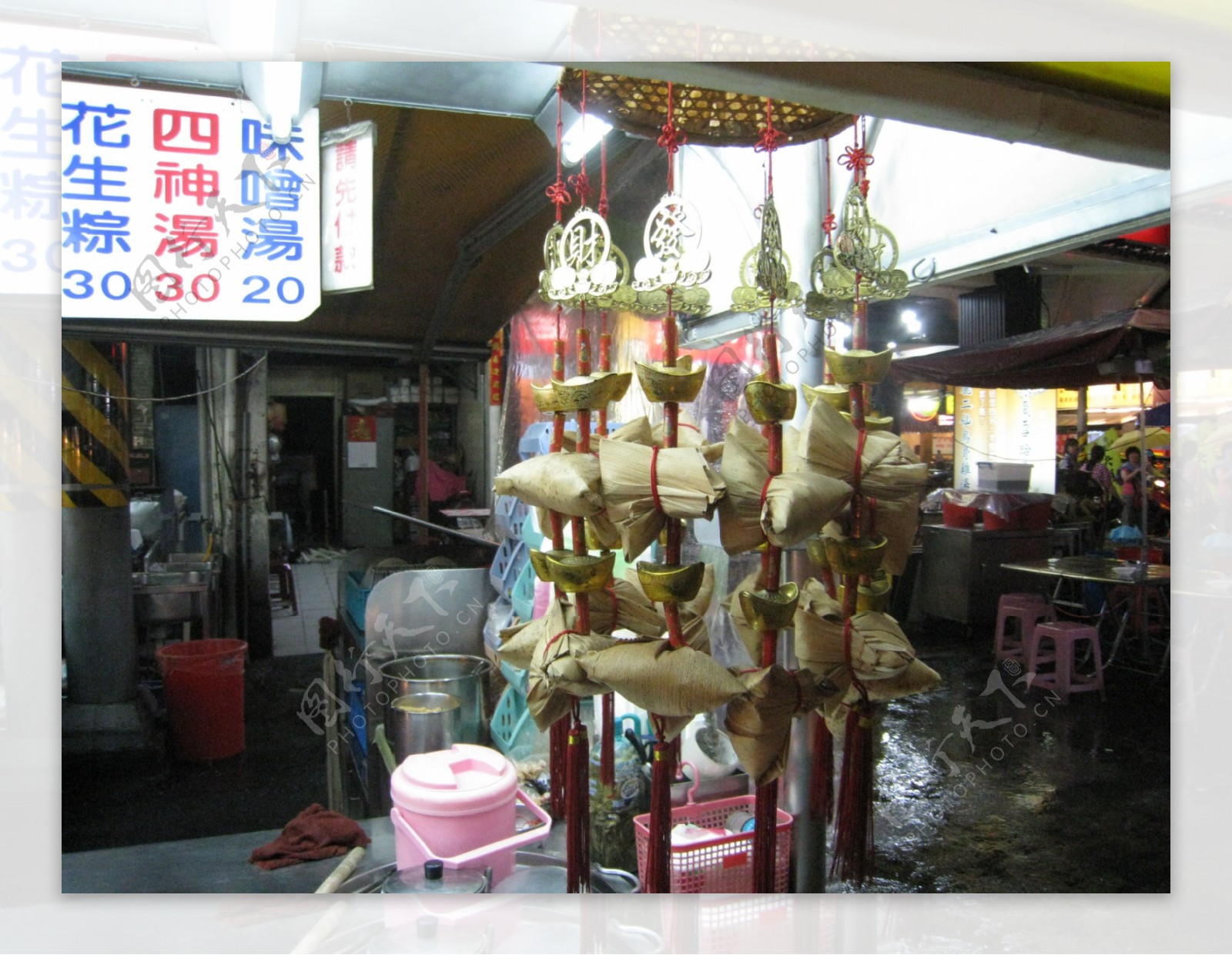 台湾夜市卖粽子摊图片