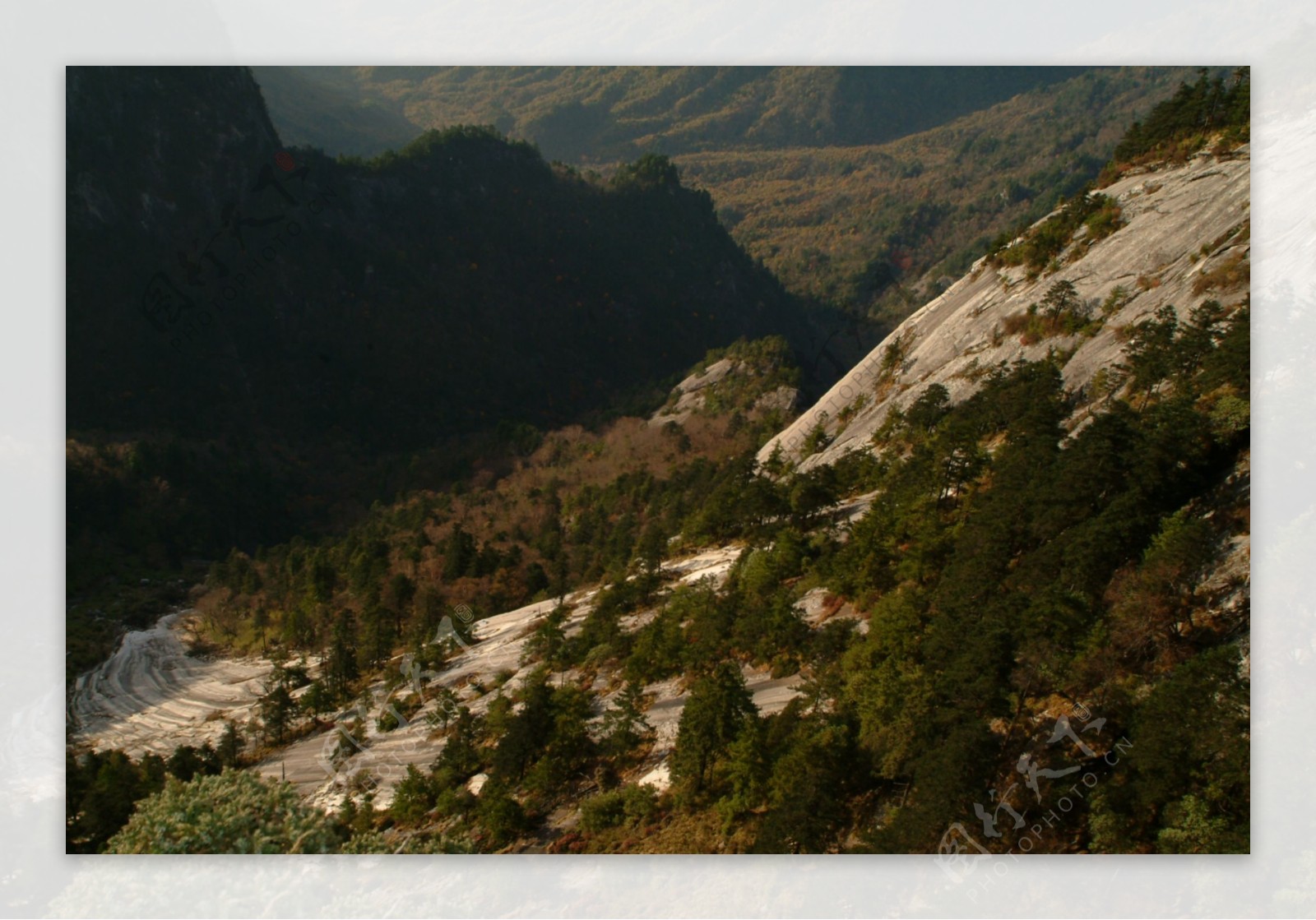 千米石瀑图片