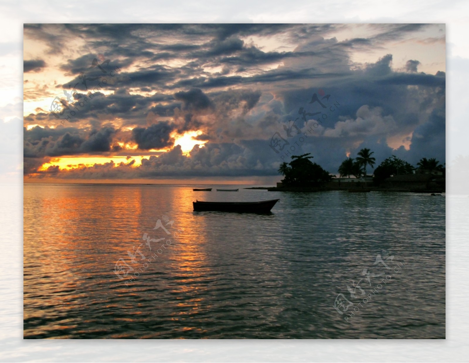 多米尼加海滩日落图片