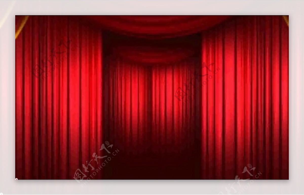 剧院舞台上的红色幕布