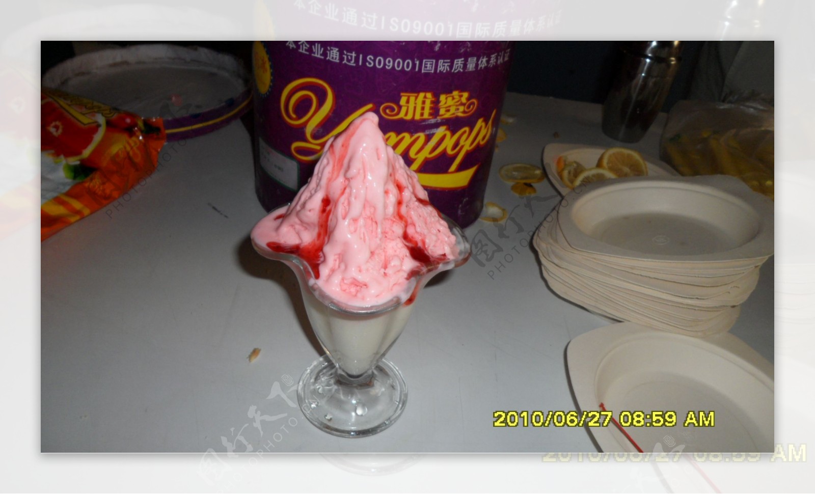 冰淇淋双色奶昔图片