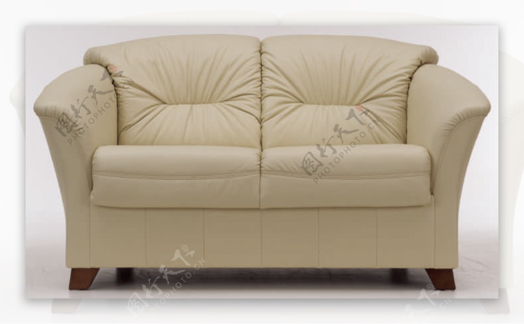 欧洲风格的双座位的白色皮革沙发