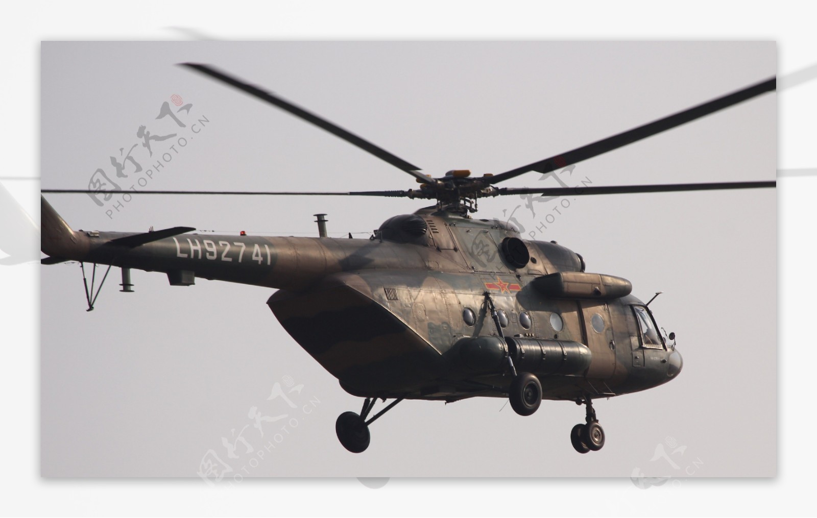 米17直升机图片