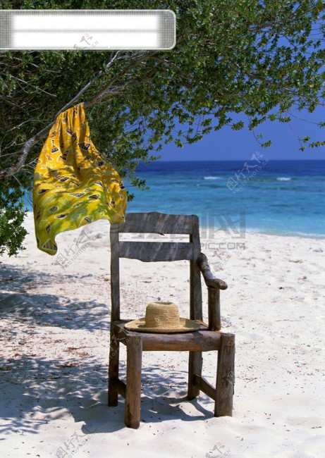 旅游度假清澈天空蓝天美景风景大海海水树林凳子靠椅享受舒适