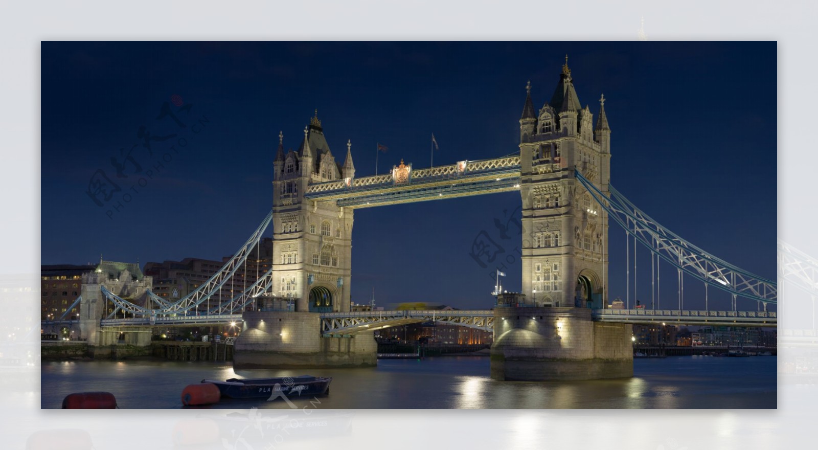 伦敦塔桥夜景摄影图片