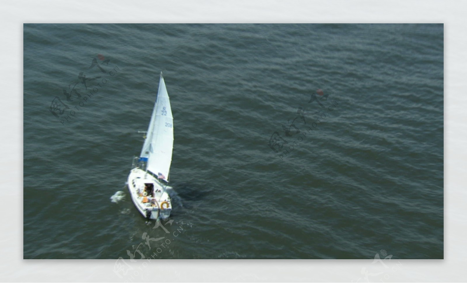 在开放水域的股票视频帆船视频免费下载