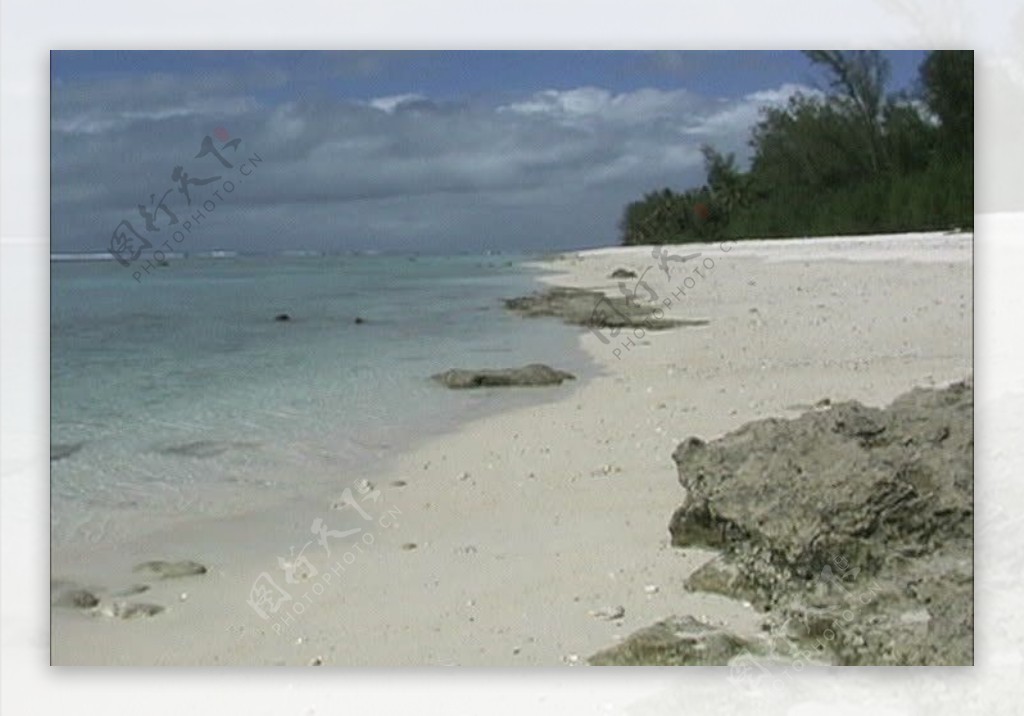拉罗汤加岛白沙滩的蓝色泻湖股票视频视频免费下载