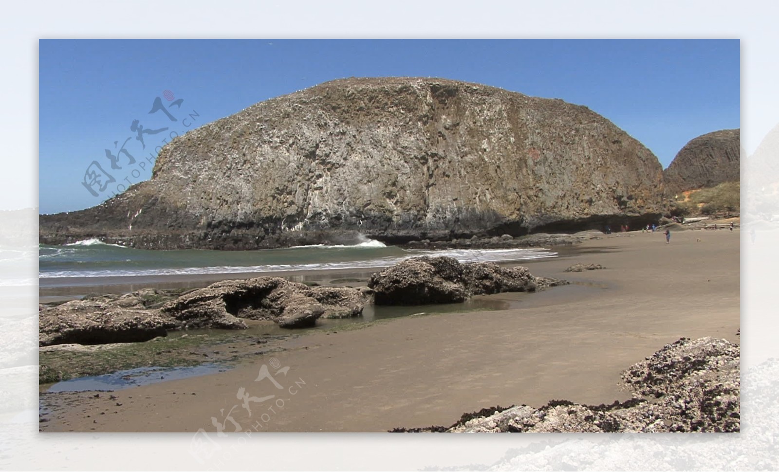 巨大的岩石在俄勒冈海岸2股票的录像