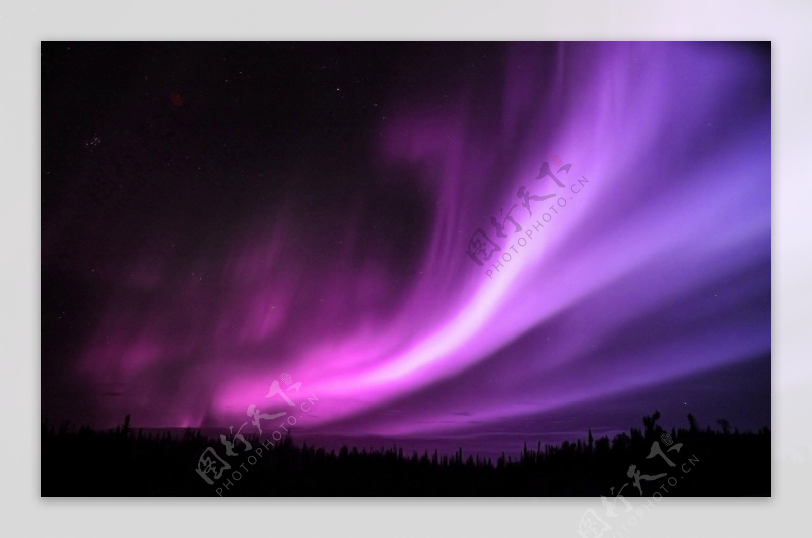 黑夜紫色自然奇景北极光