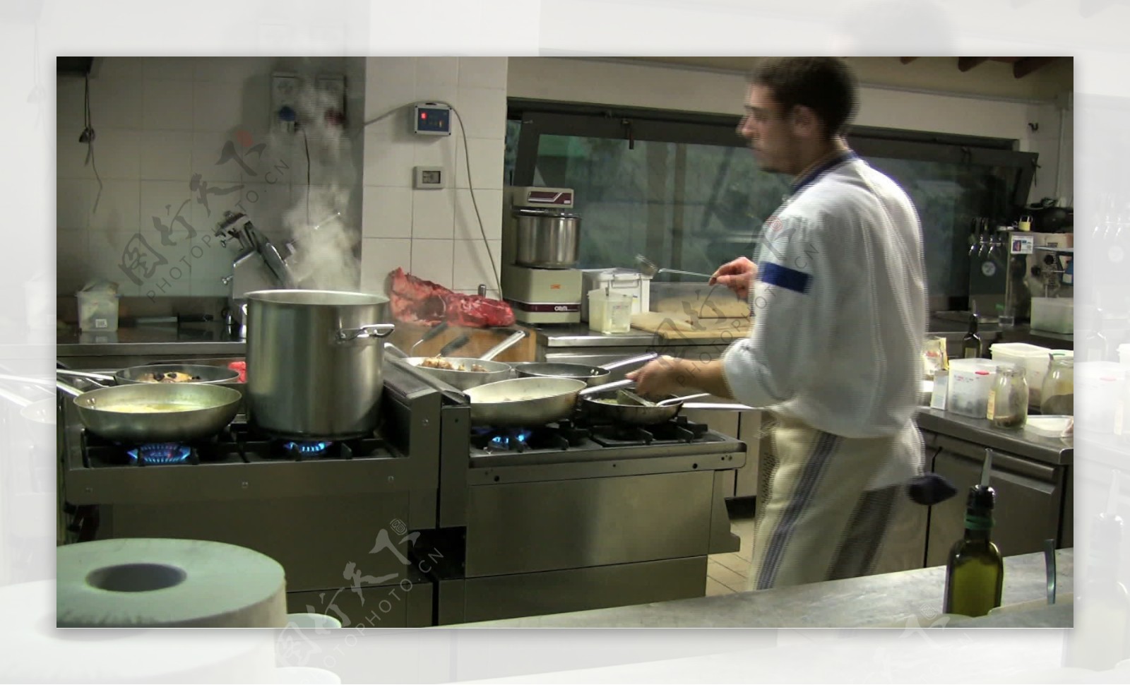 意大利在厨房烹饪4股票的录像