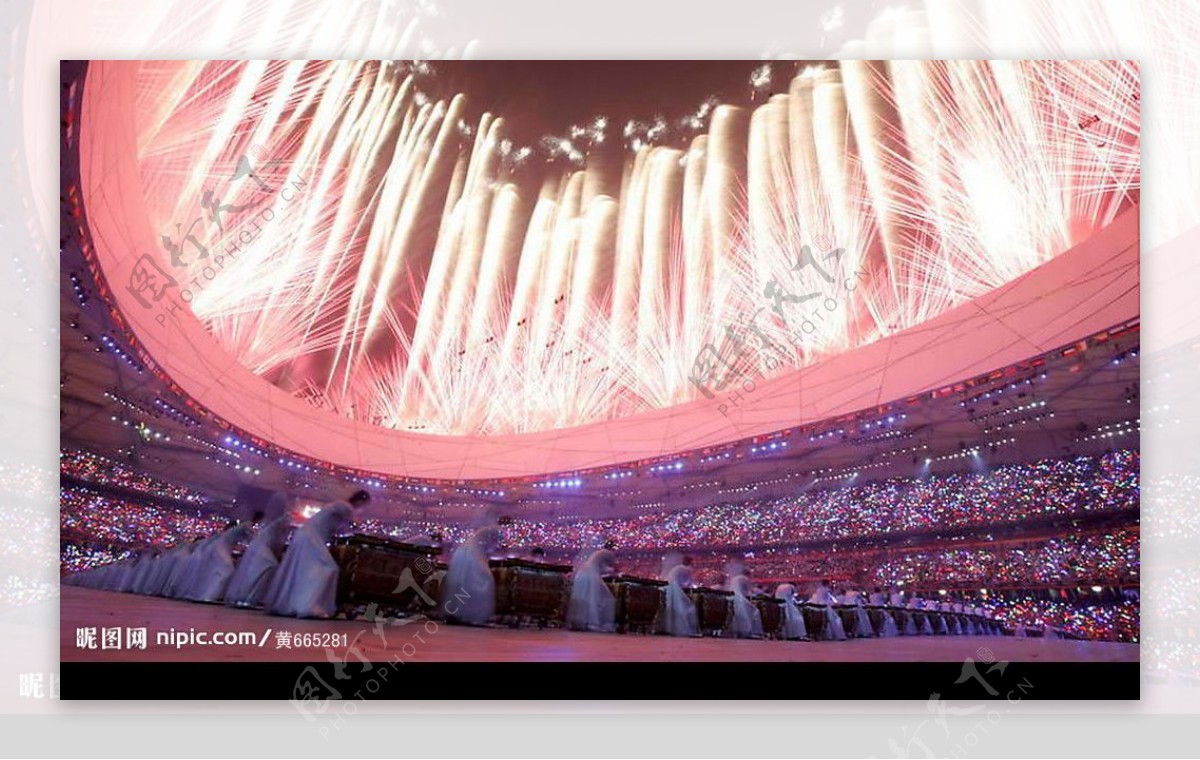 奥运会会场烟花喷射图片