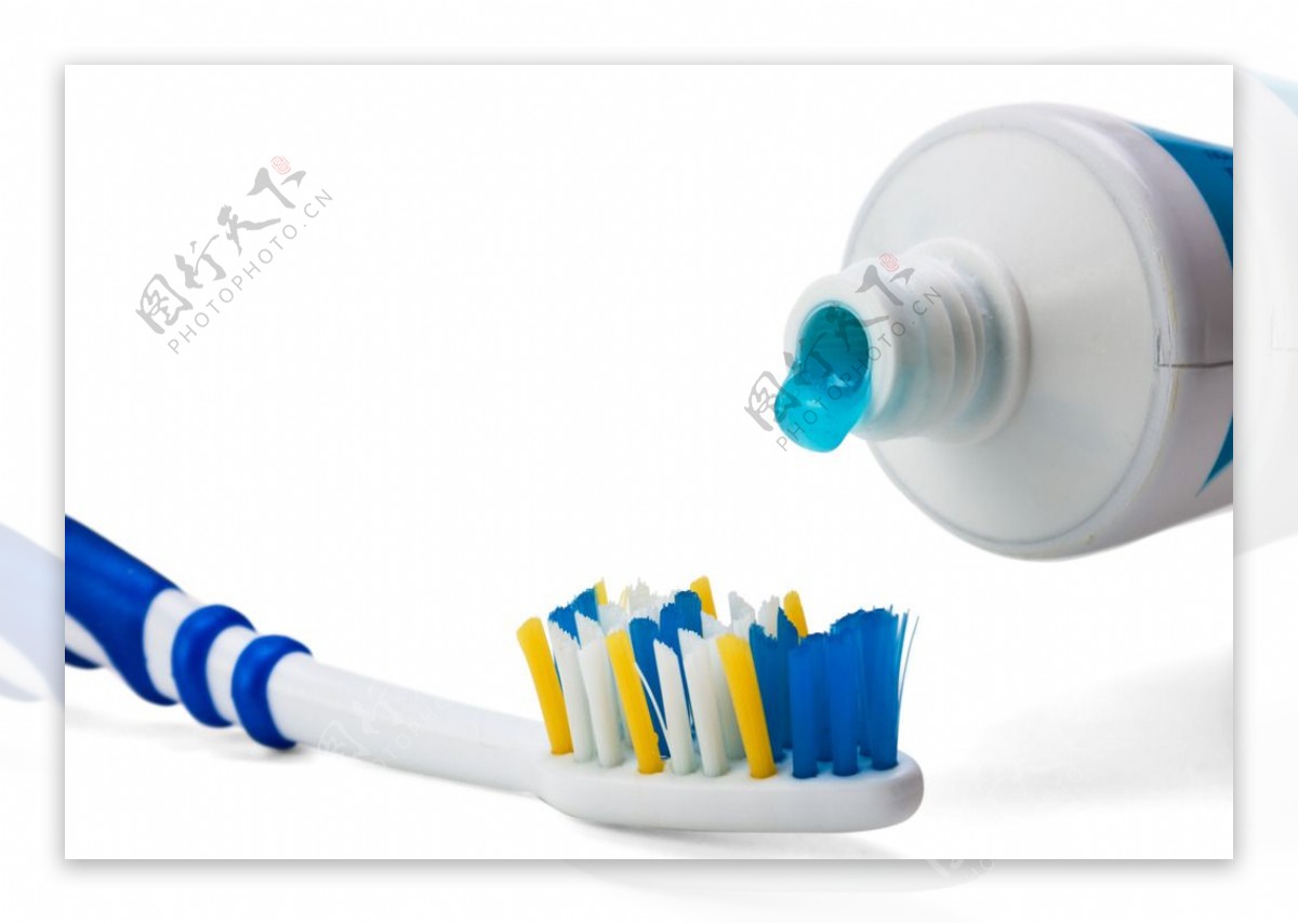 牙刷和牙膏图片