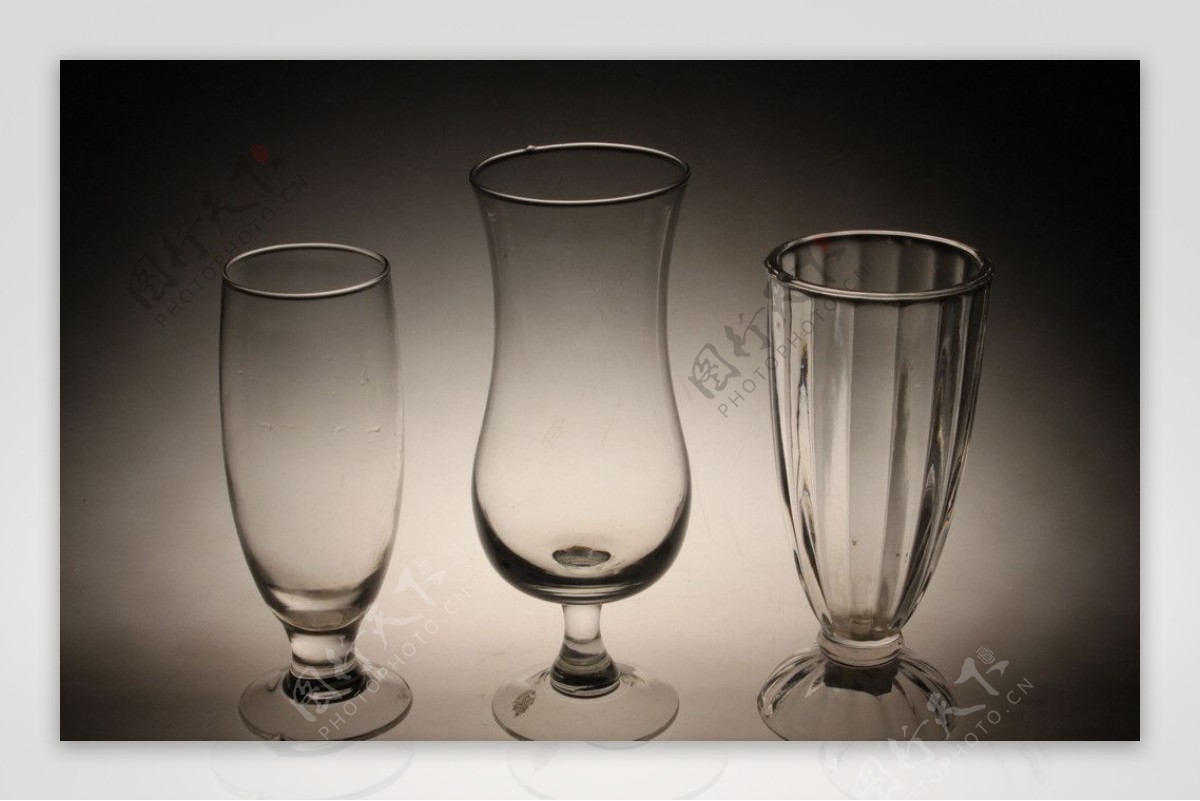 玻璃杯组合图片