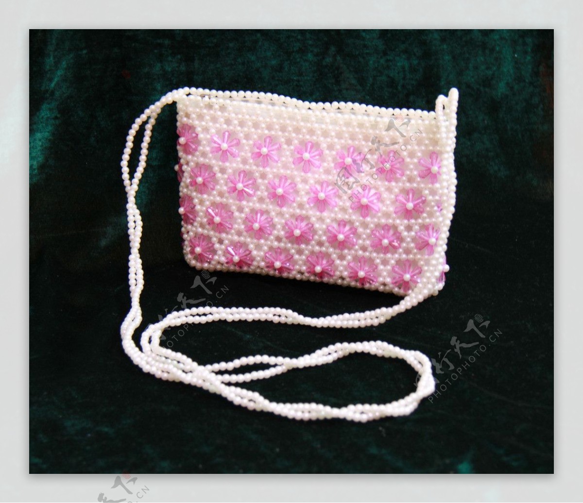 粉色水晶串珠包图片