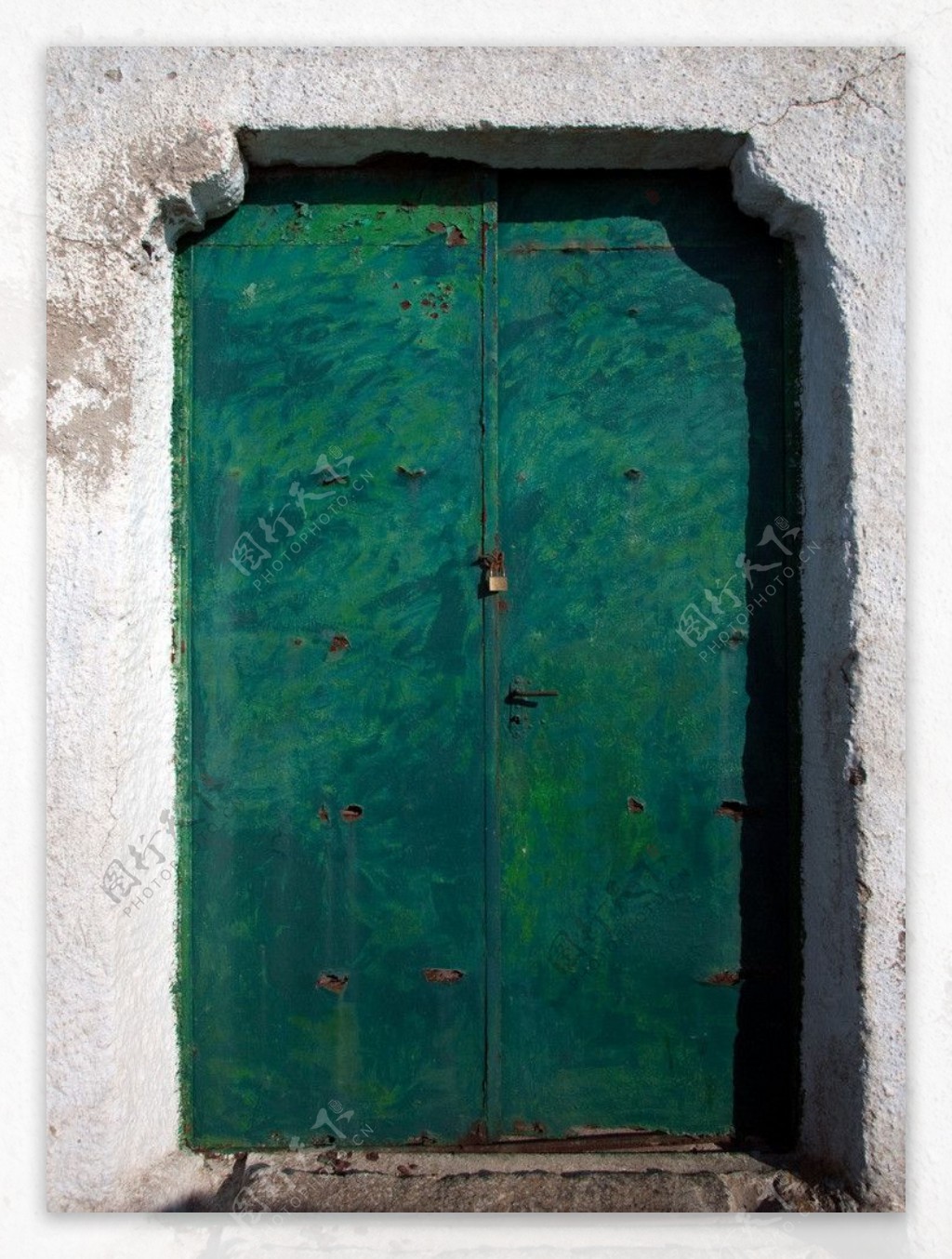 绿漆金属门墙图片