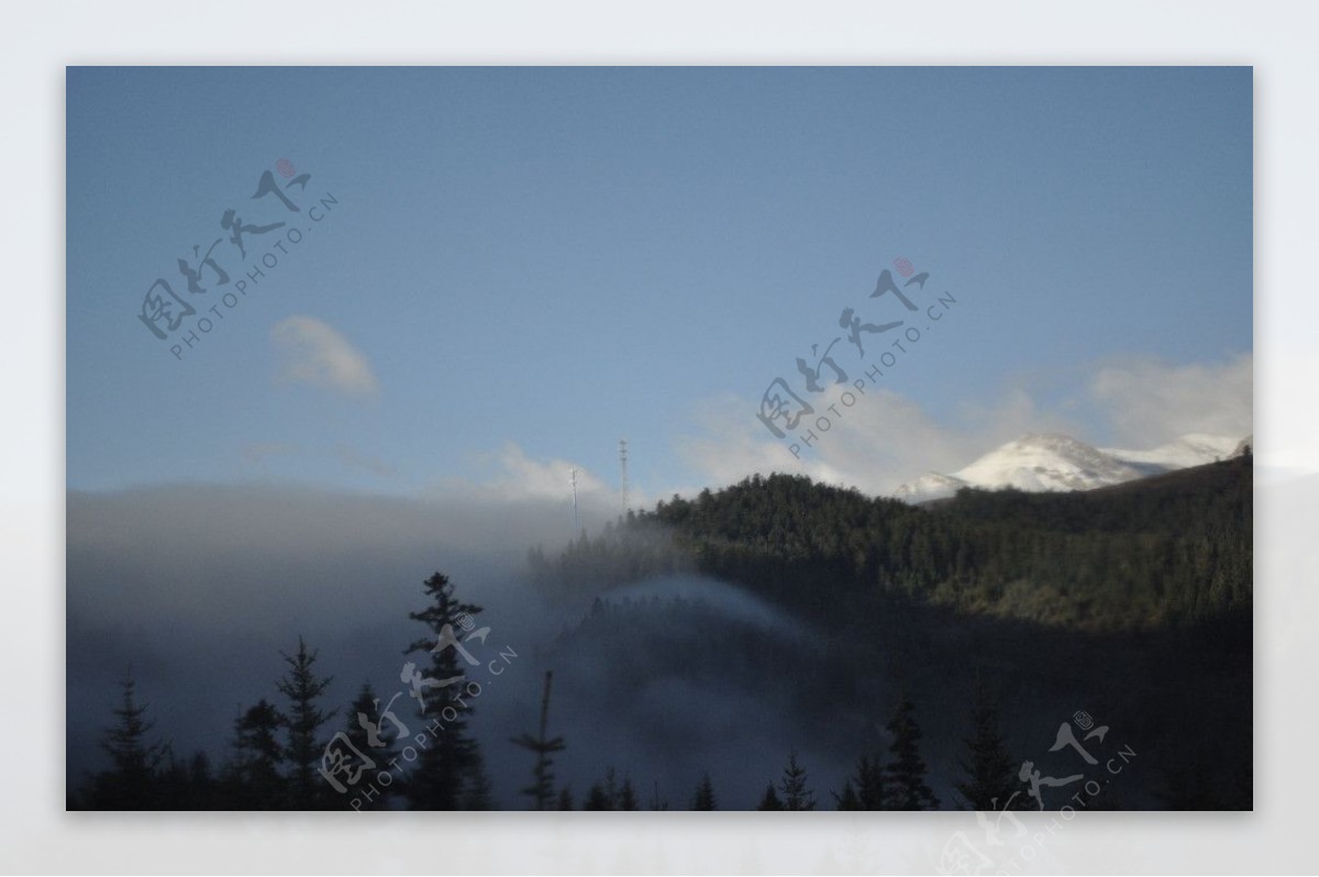 高原雪山图片