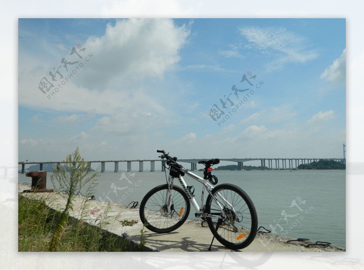 单车大桥图片