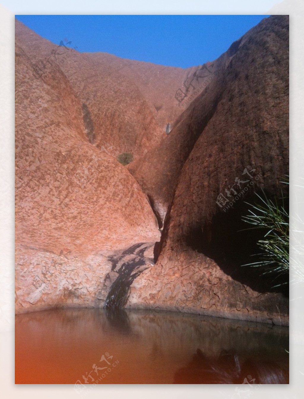澳洲红巨石图片