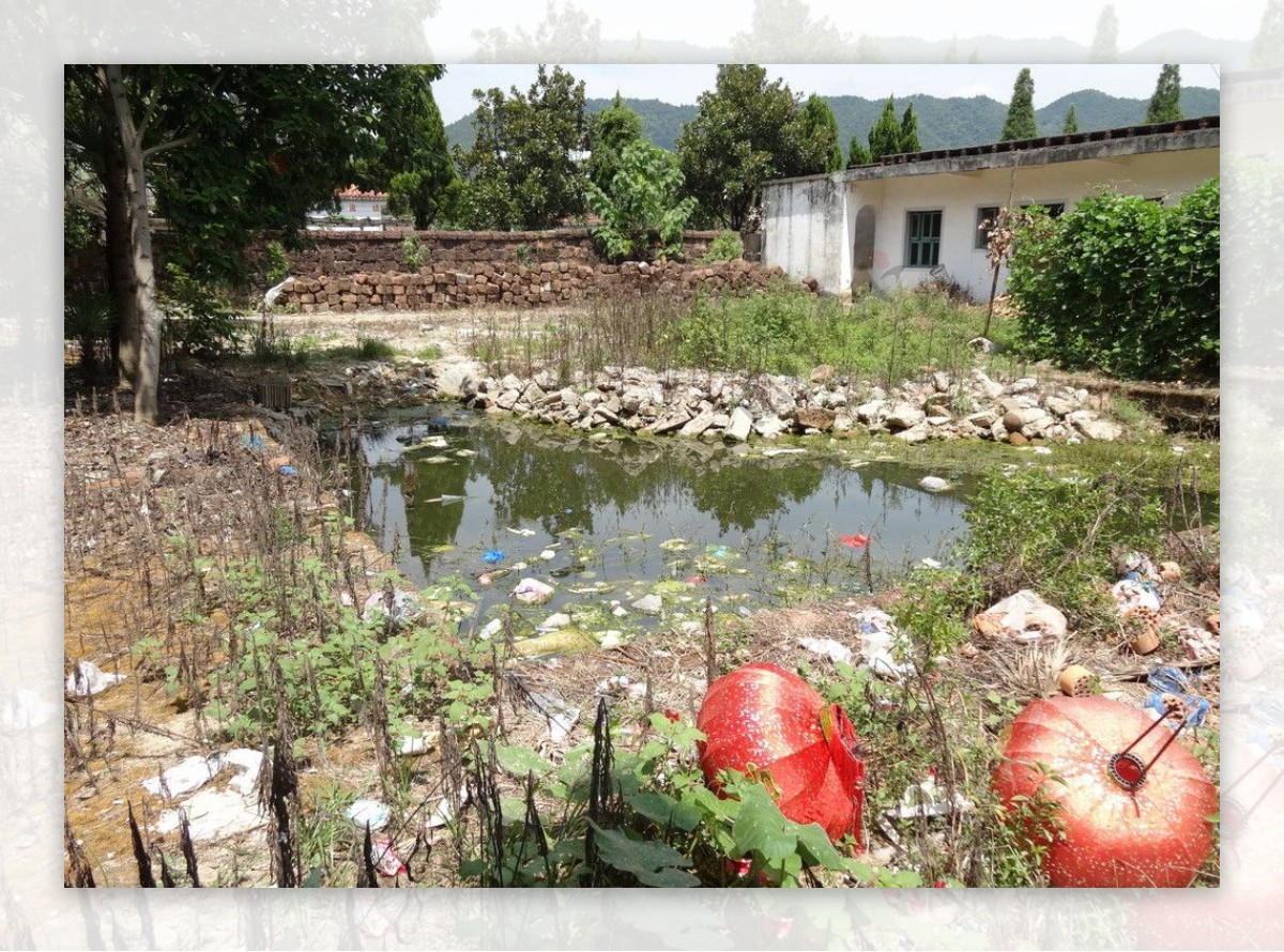 废弃的小屋图片