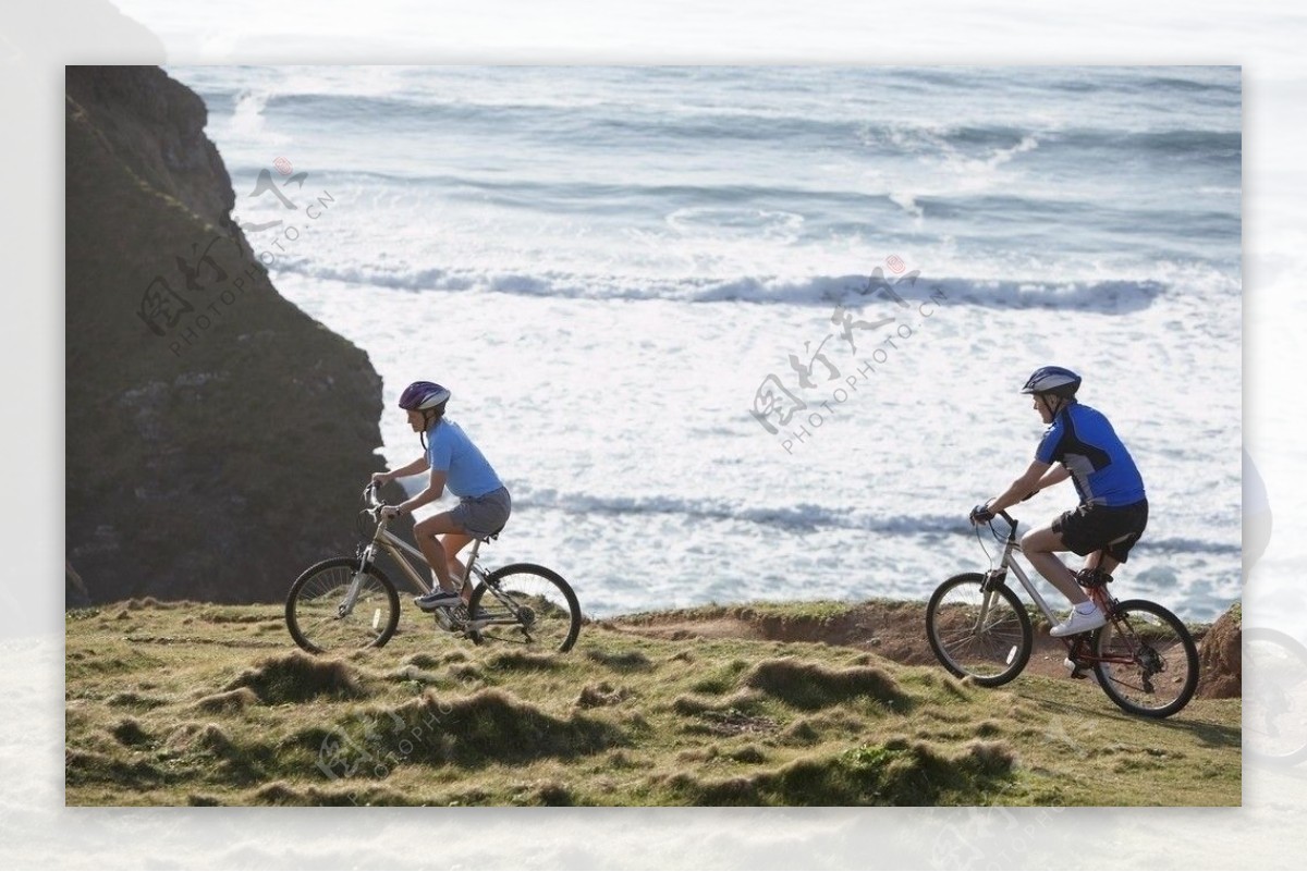 骑自行车旅游图片