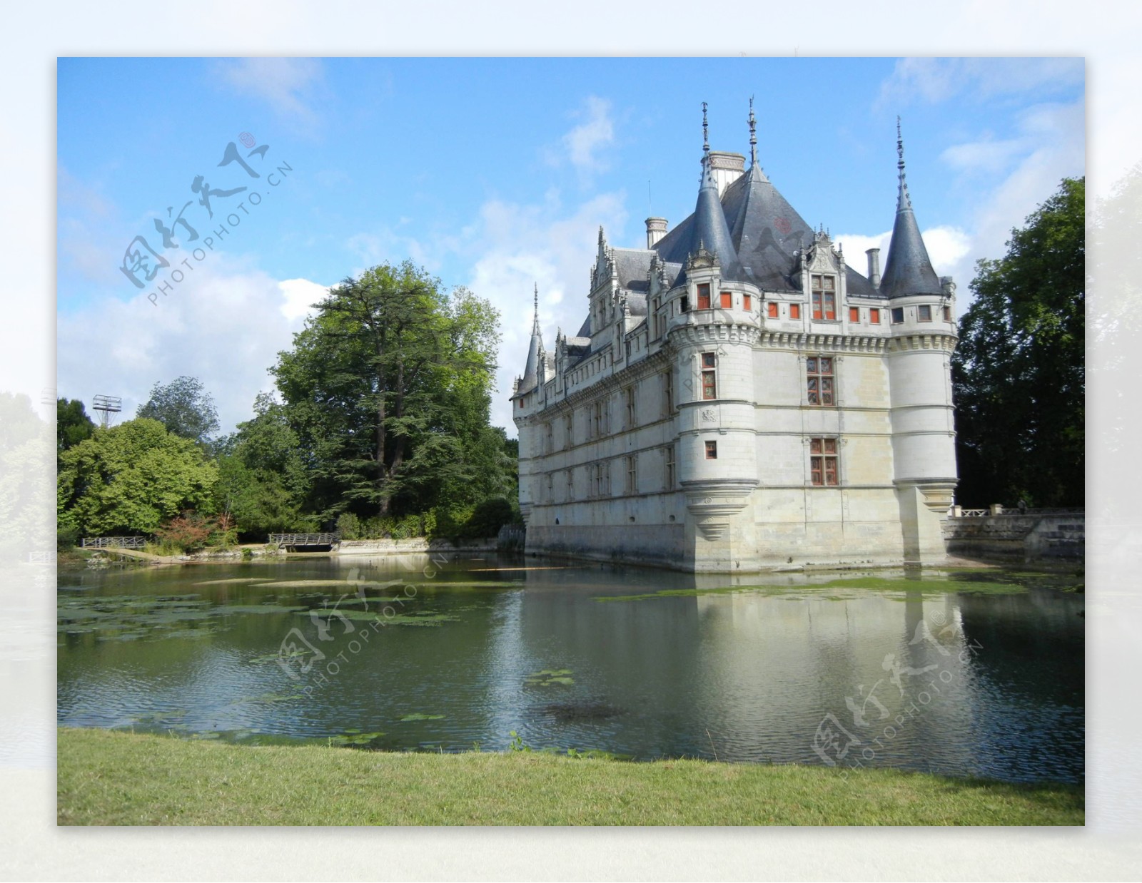 法式堡形建筑花园图片