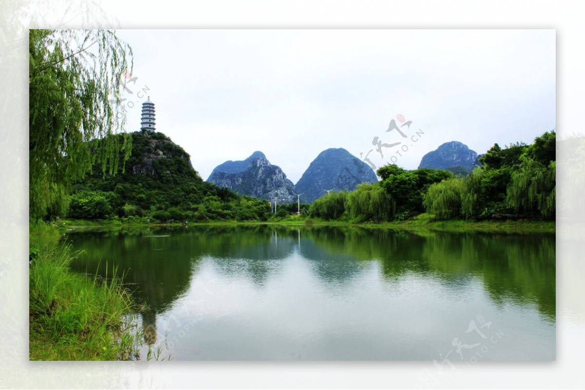 琴潭桂林塔山水图片