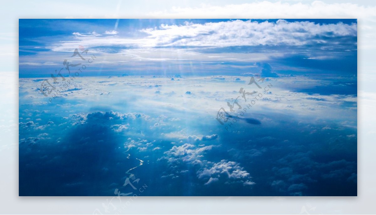 云层折射图片