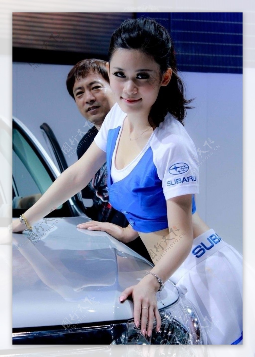 2011深圳车展车模图片