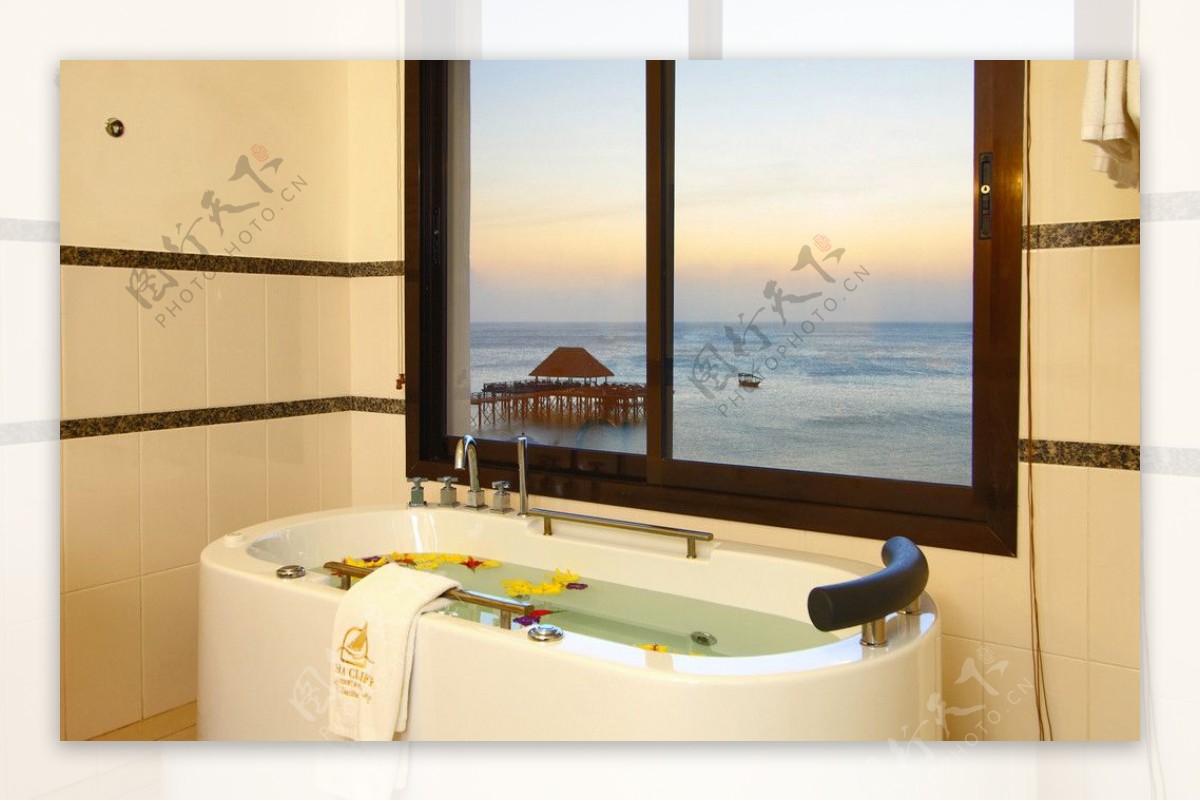 豪华商务度假酒店浴室图片