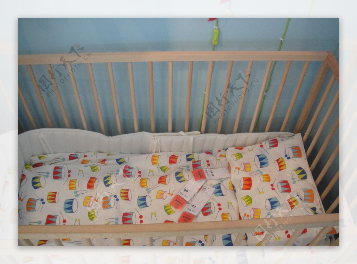 婴儿床图片