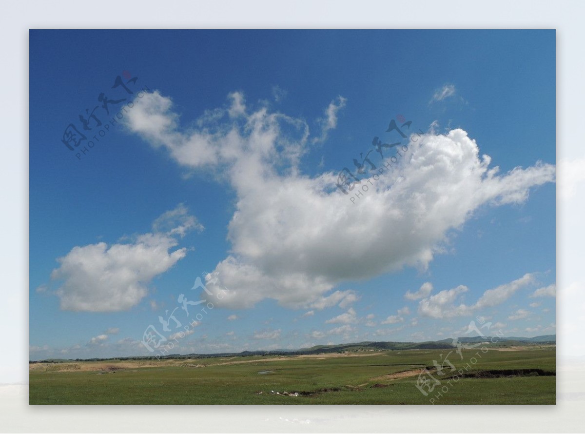 草原上的云彩图片