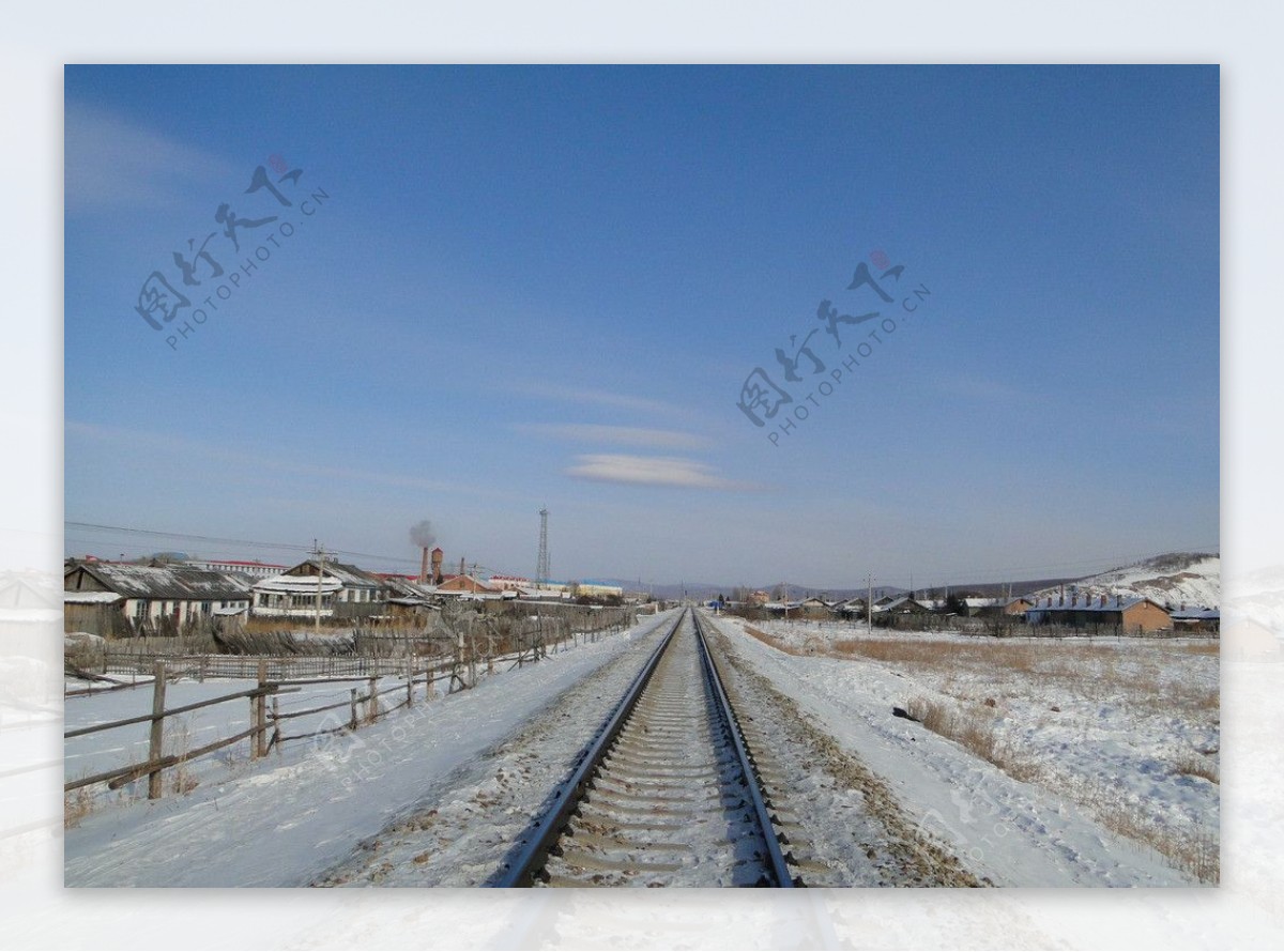 铁路雪景图片