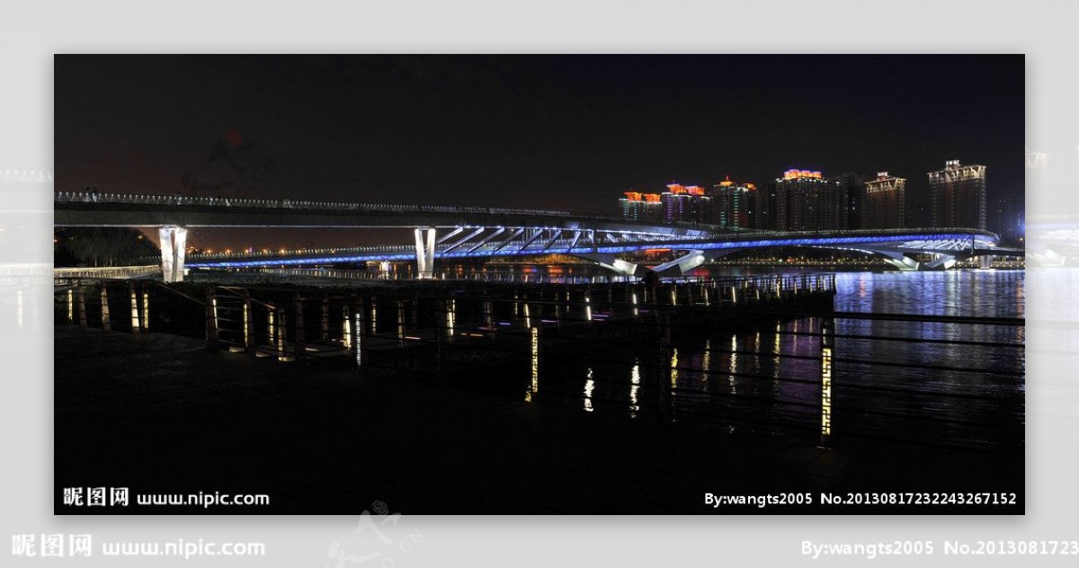 学府人行桥夜景图片