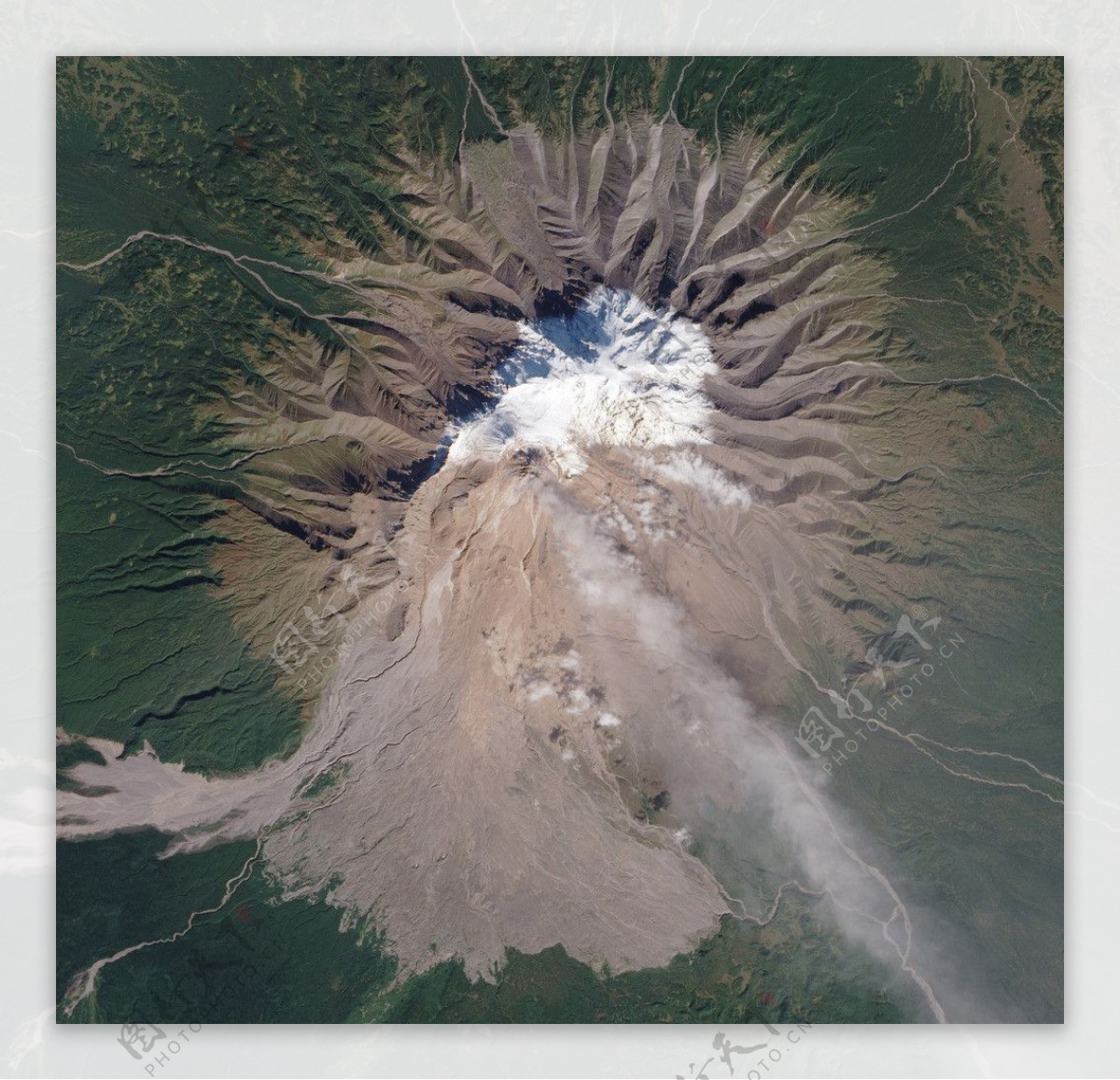 雪山卫星图图片