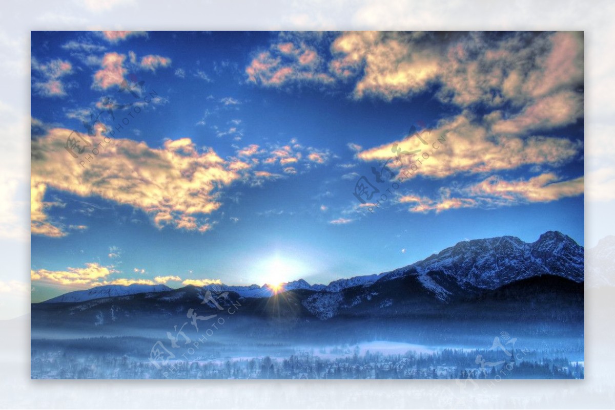 夕阳雪山图片