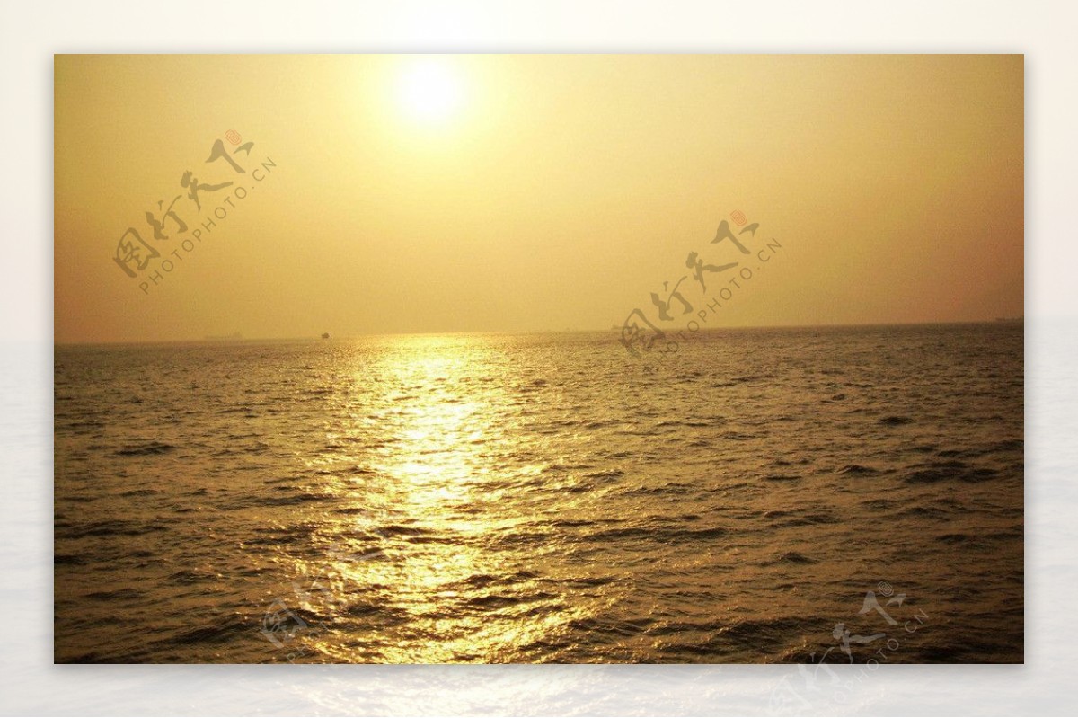 海上的夕阳图片