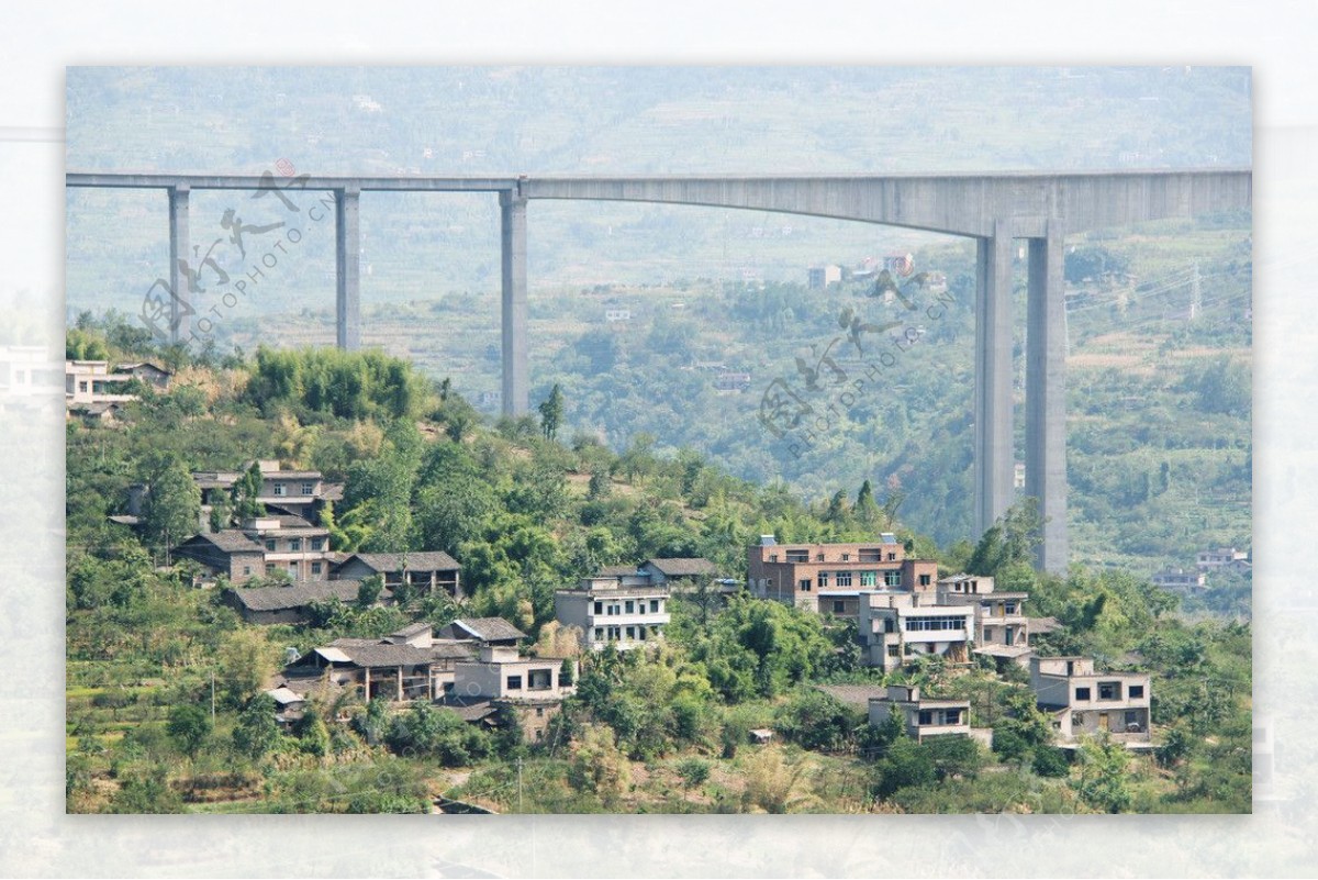 山村高铁图片