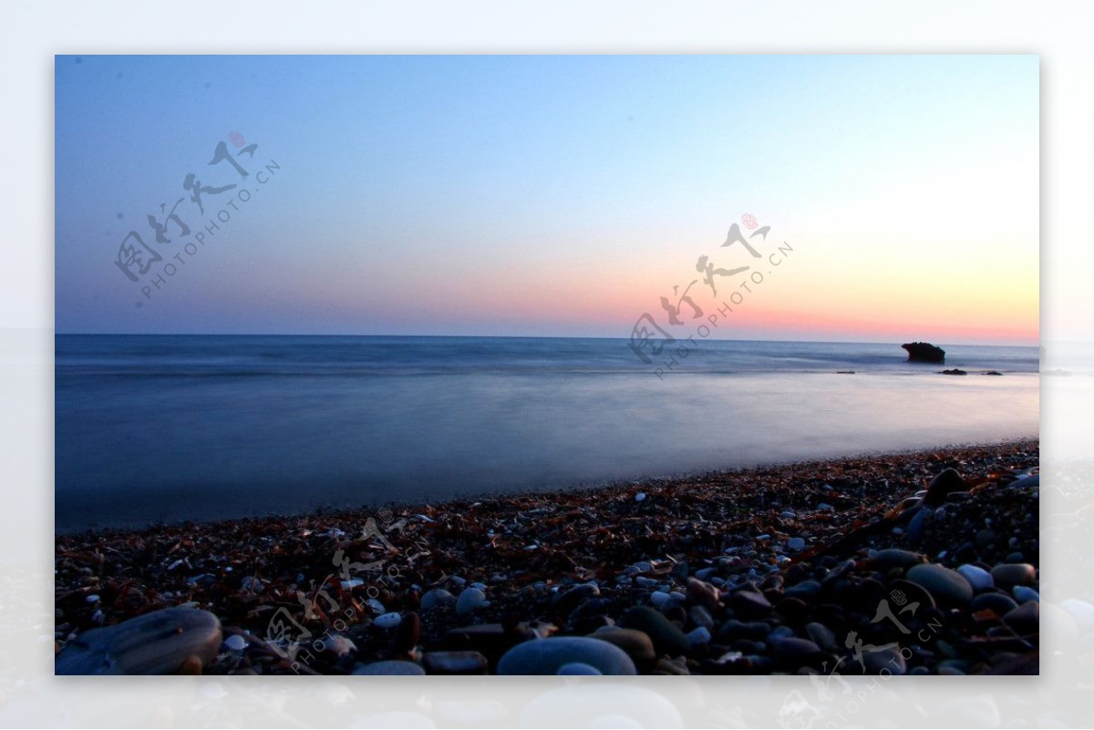 唯美夕阳澎湃的大海桌面壁纸 1P-风景图片-古装美图网