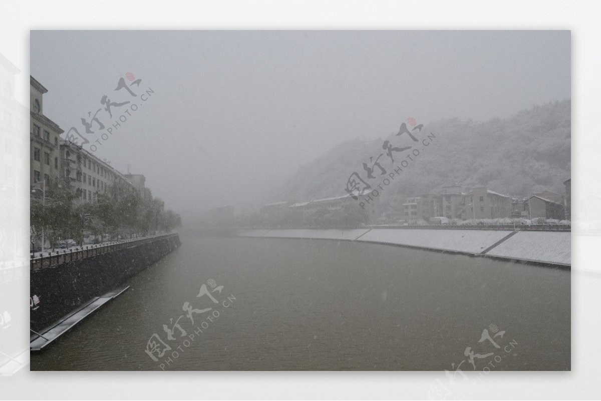 2013年磐安壶厅一桥雪景图片