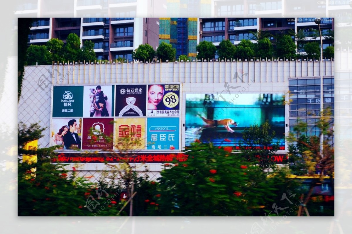城市建筑墙体广告图片