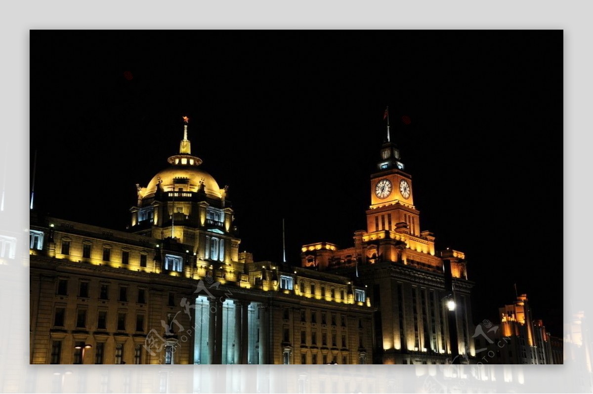 上海外滩夜景之浦发银行与海关大楼图片