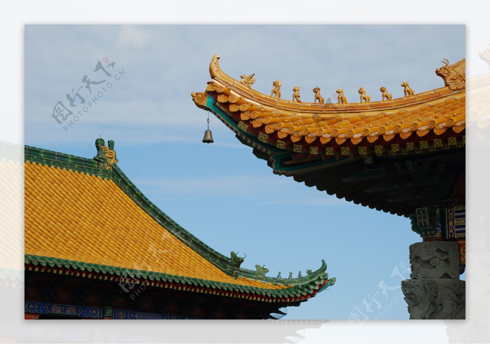 中式古典硫璃屋檐图片
