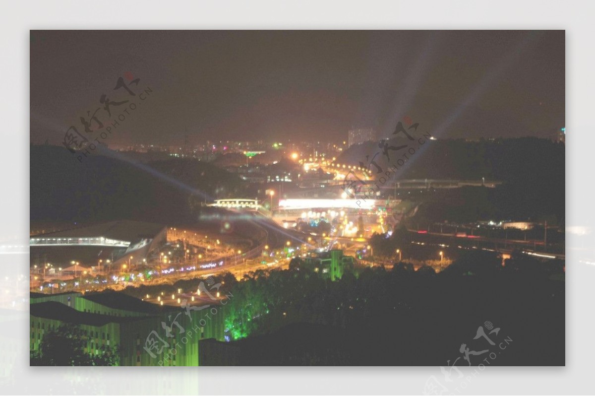 大运会主场馆背景夜景图片
