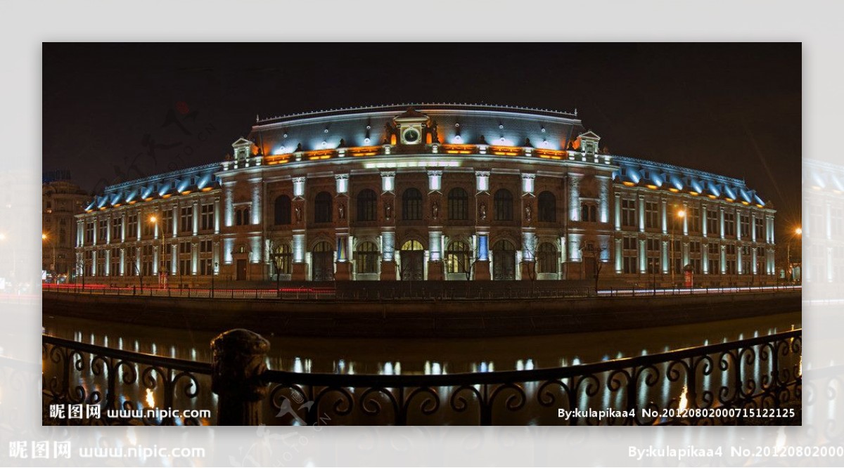 宫殿建筑全景夜景图片