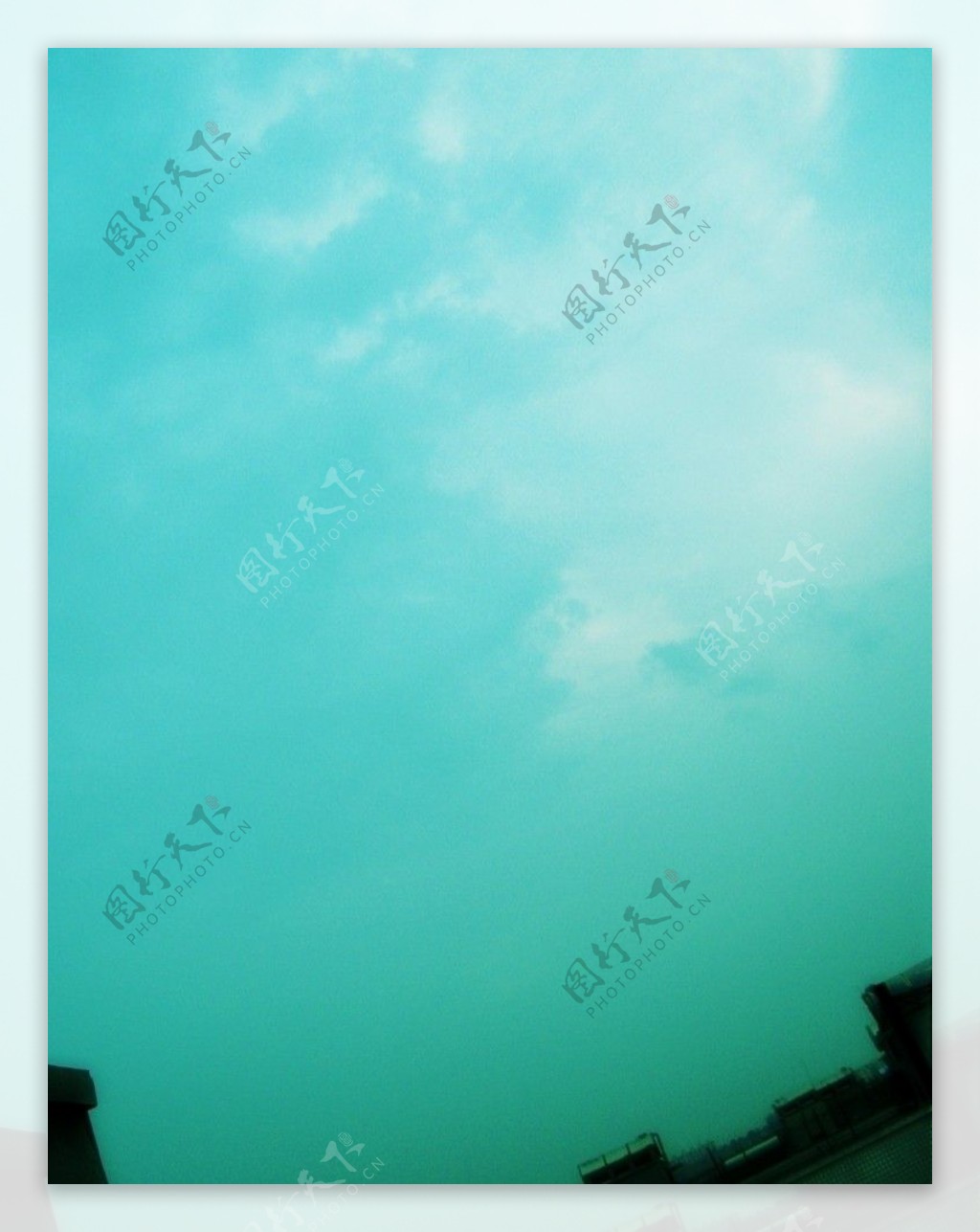 青绿色天空图片
