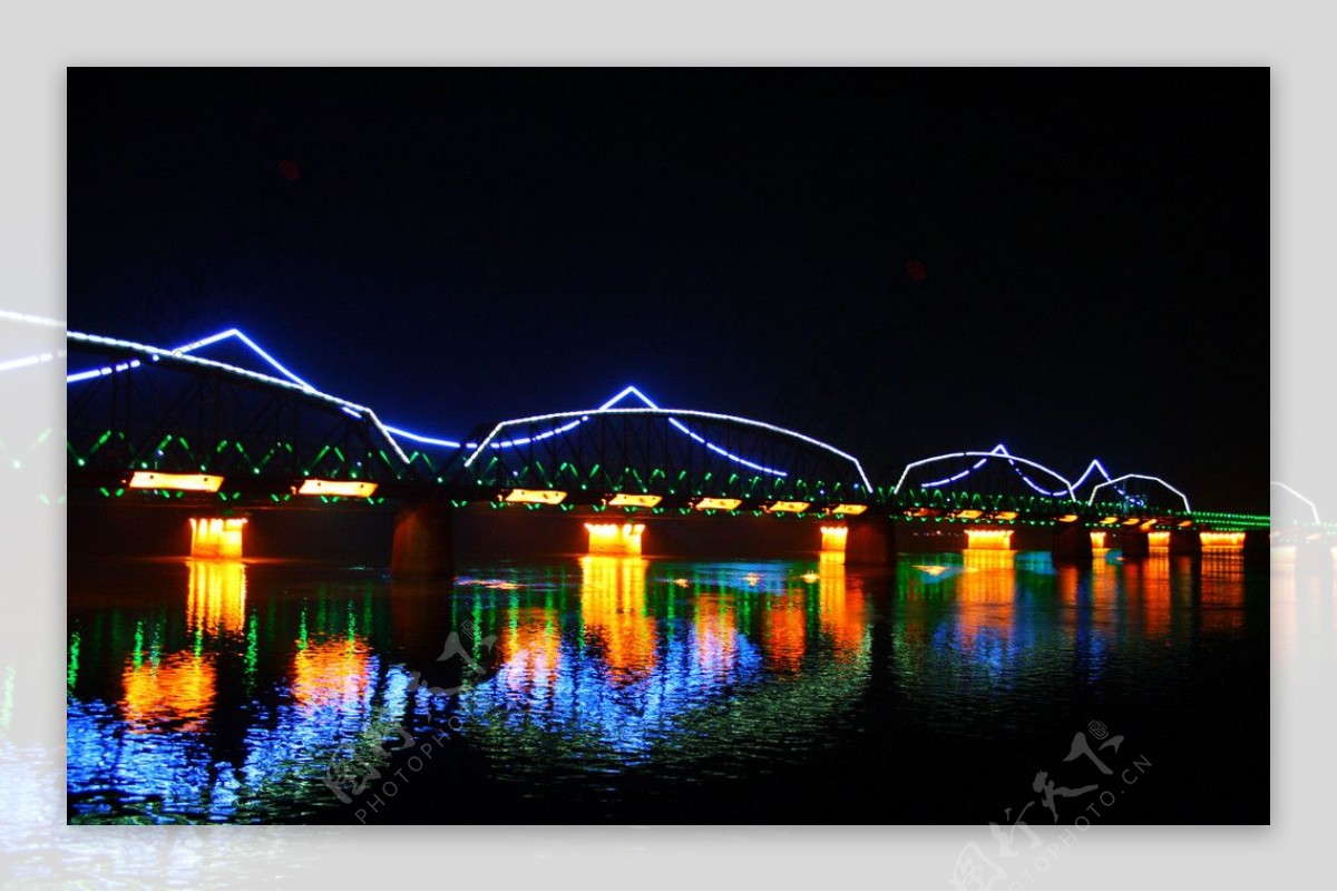 鸭绿江大桥夜景图片