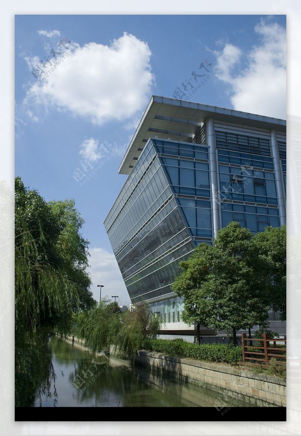 吴江图书馆大楼南角图片