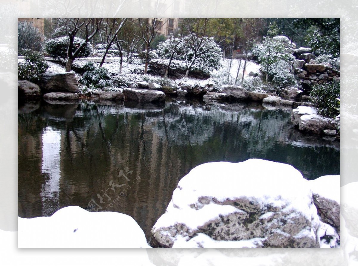 雪后池塘图片