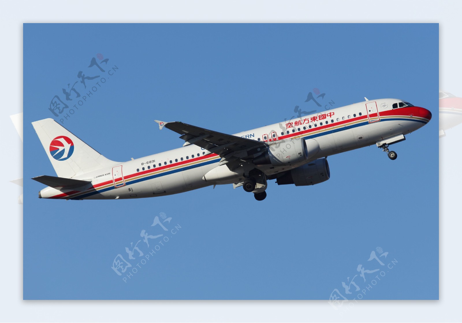 东航空客A320客机图片