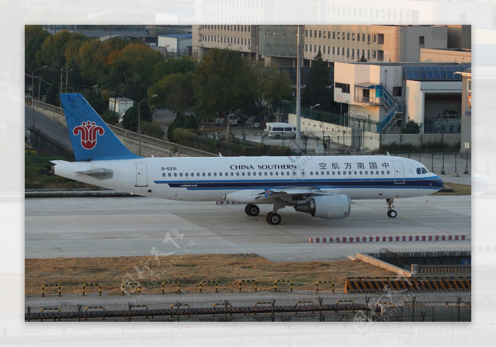 南航空客A320客机图片